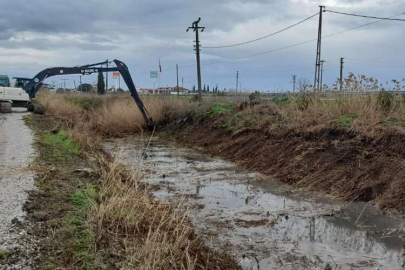 Manisa Şehzadeler Yeniköy’de dere temizlik çalışması yapıldı