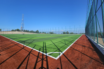 Osmangazi Belediyesi’nden Gündoğdu’ya futbol sahası