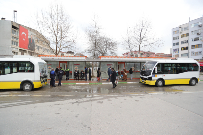 Gemlik’te otobüs durakları tertemiz